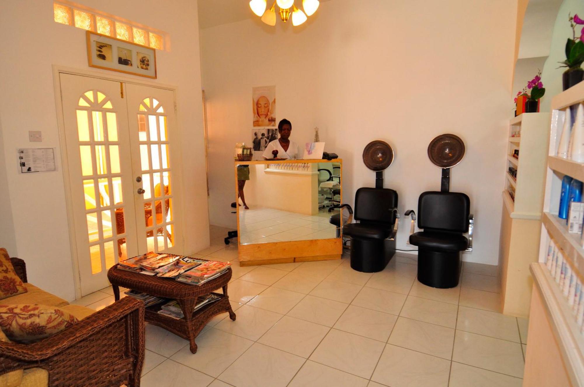 La Heliconia&Day Spa St. George's Exterior foto